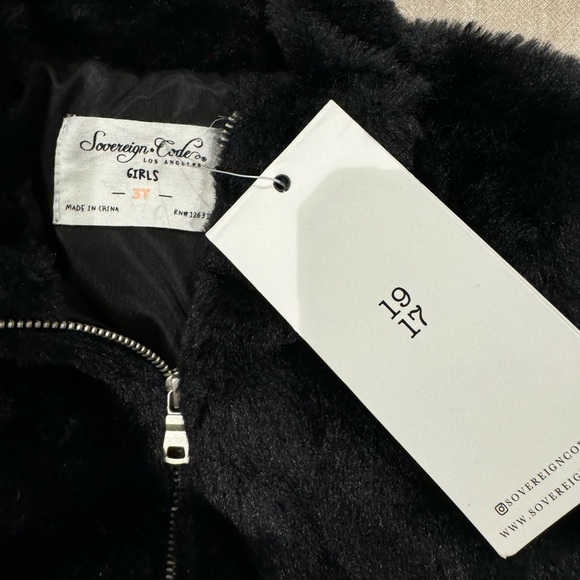 Sovereign Code Girls Vest. Size 3T. - Picture 3 of 3